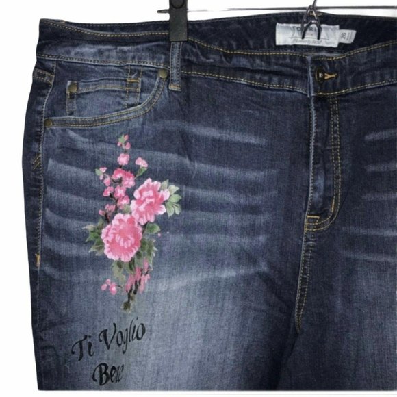 NWOT Torrid Distressed Girlfriend Jeans 26 25 - Picture 3 of 7